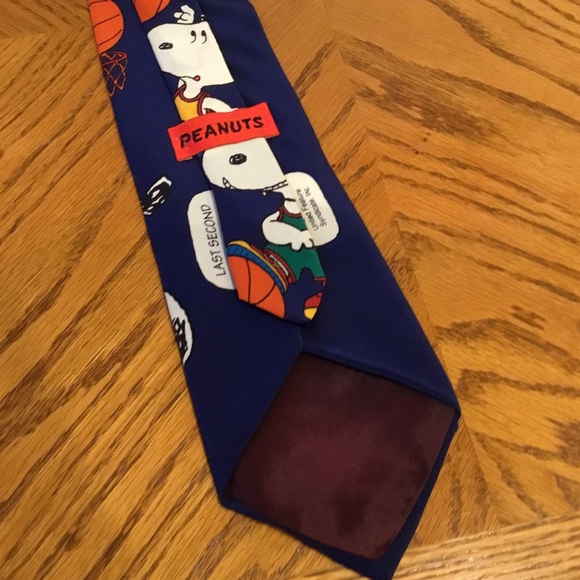 LOWEST PRICE❗️Vintage Peanuts Snoopy Basketball Tie - Picture 3 of 10